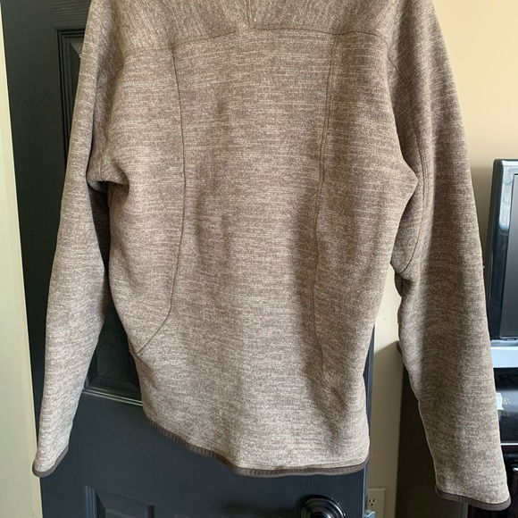 Patagonia zip up - Picture 3 of 3